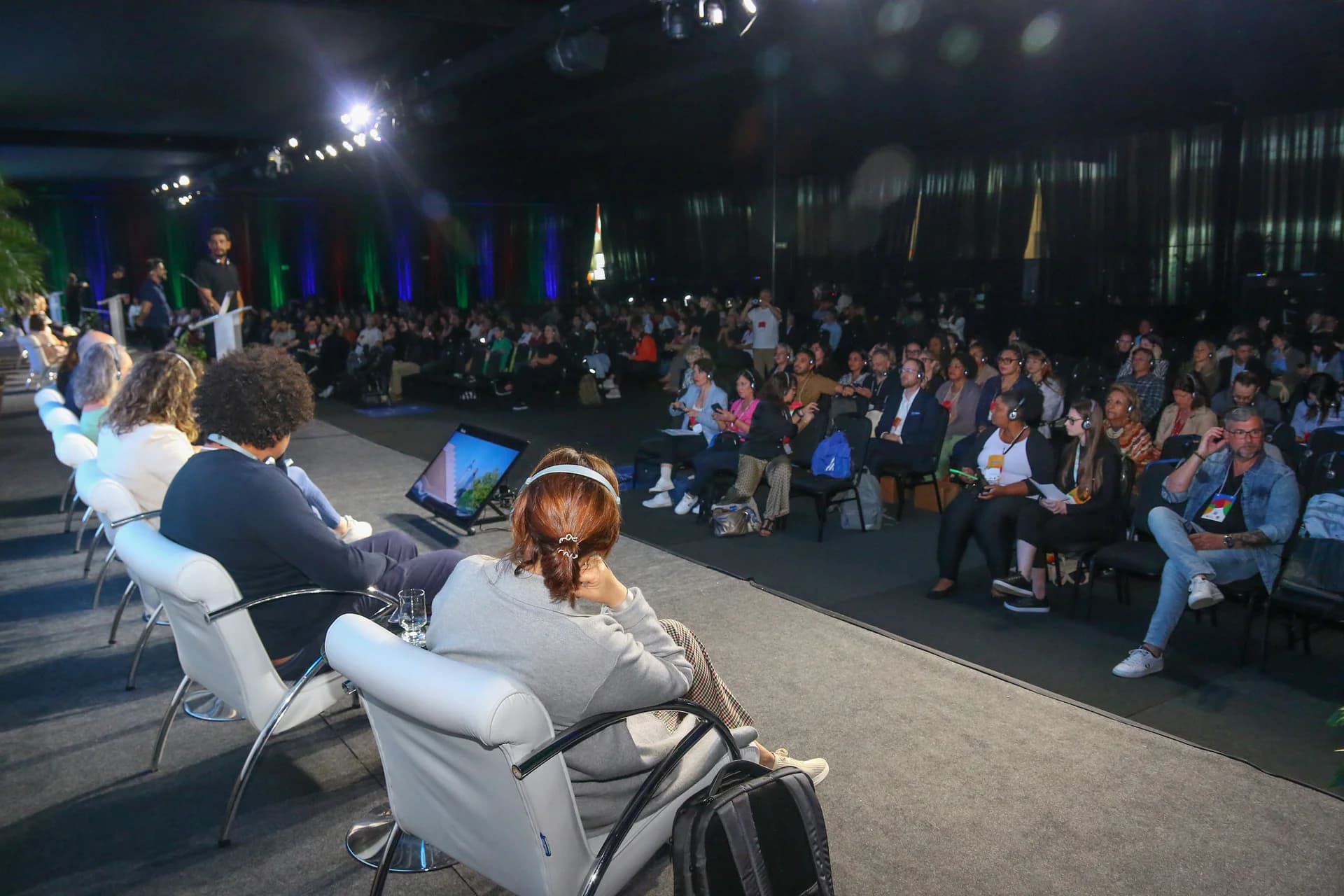 Participantes acompanhando o debate — Expo Educação