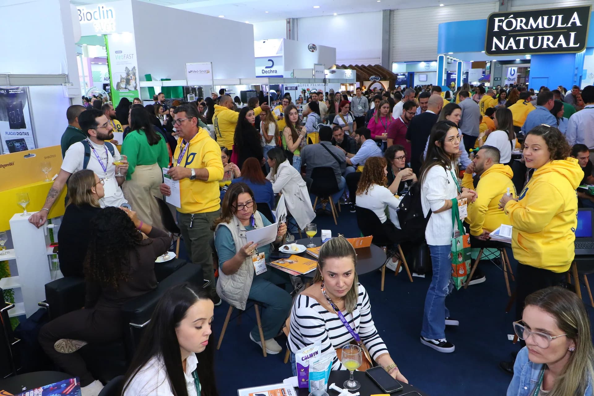 Encontros entre congressistas e expositores — MEDVEP