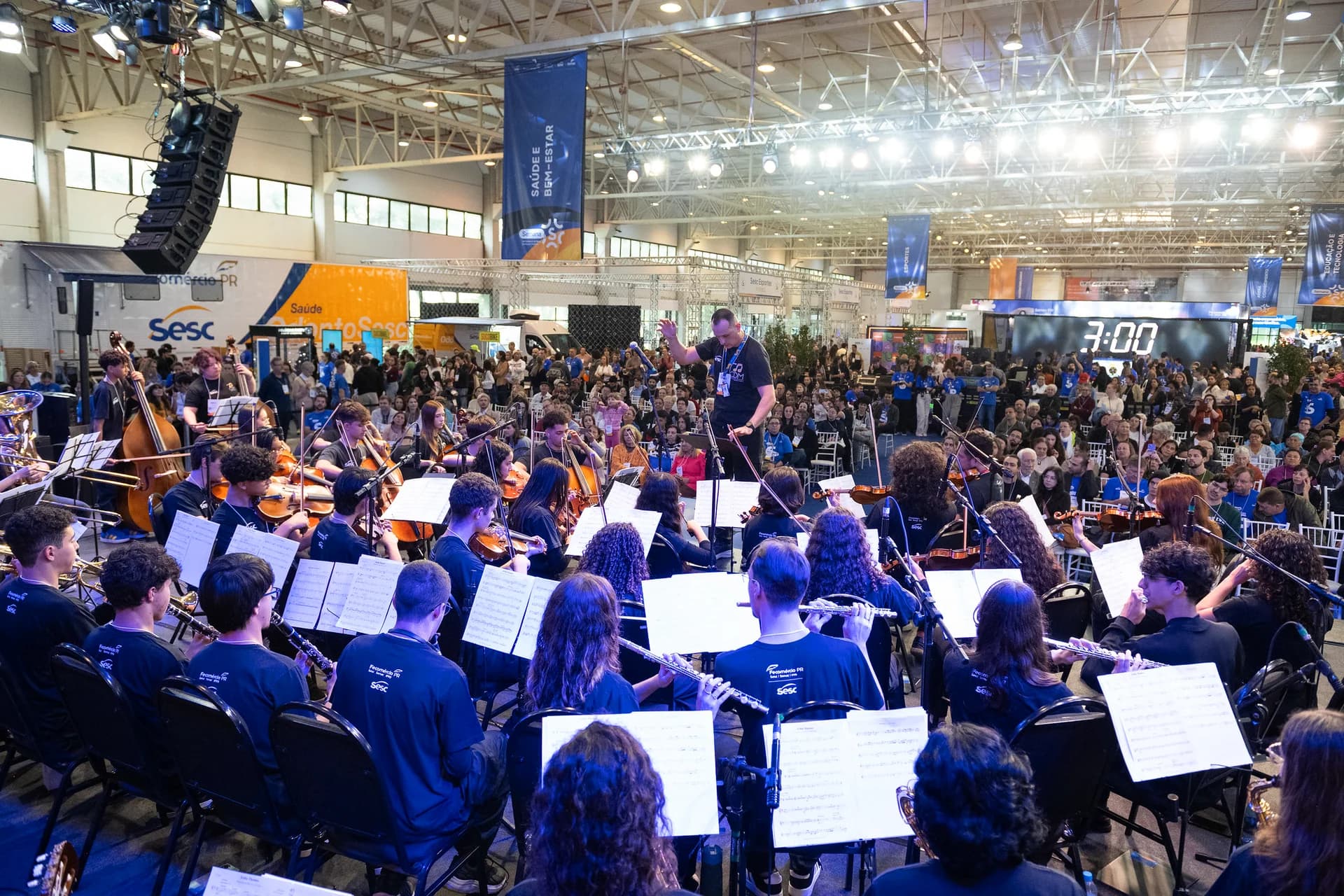 Apresentação de orquestra para o público — Semana S